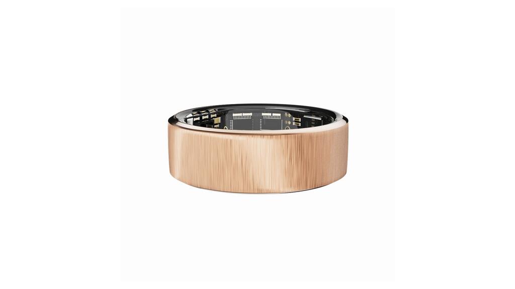 A rendering of the Rare smart ring in Desert Rose, crafted in 18-karat rose gold Rare smart ring Desert Rose