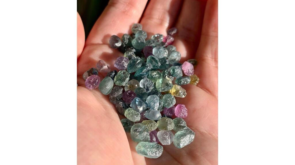 Montana sapphire rough