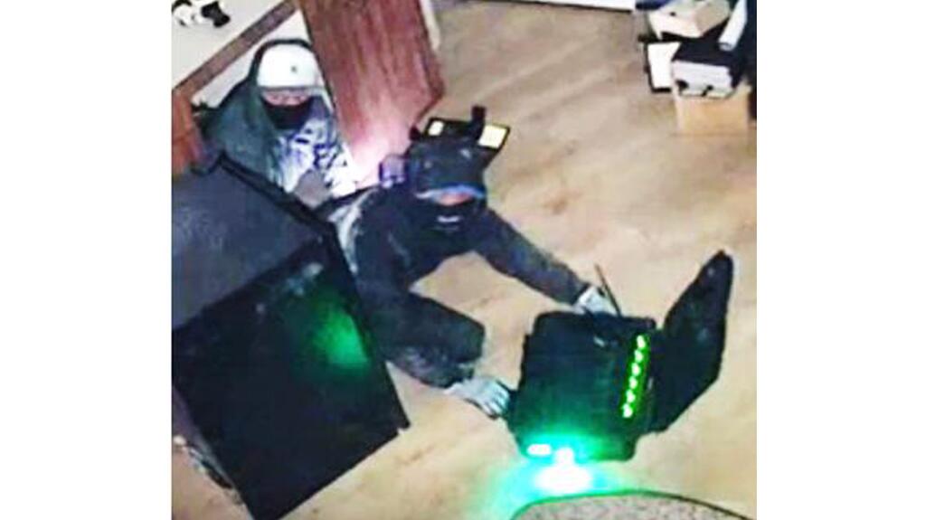 Cell phone jammer in action emitting green light